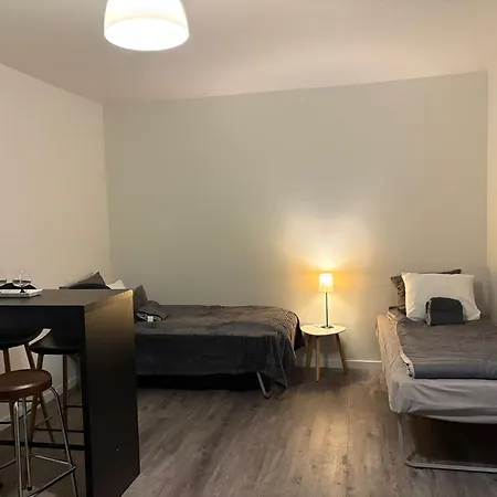 Forest Apartel * רובניימי
